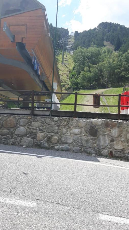 Comfortable Studio With Mountain View In Arinsal 40 M² + Ski Storage Exterior foto